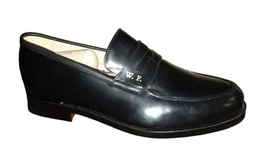 goldpraegung-auf-schuh-web300_200